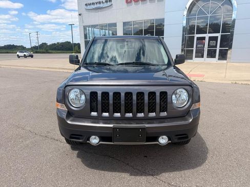 Used 2017 Jeep Patriot High Altitude AWD/4WD image 9