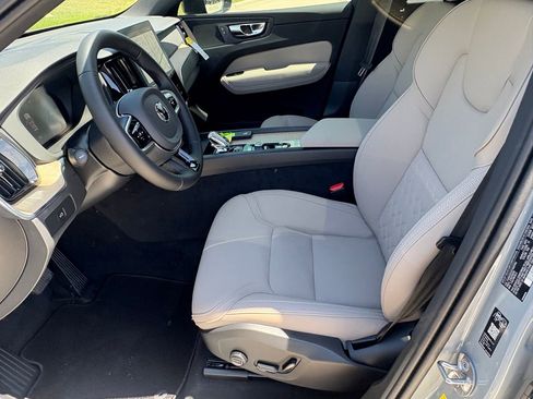 New 2026 Volvo XC60 B5 Core w/ Protection Package Premier image 18