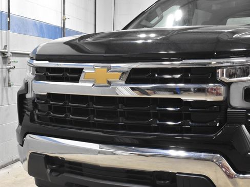 Used 2024 Chevrolet Silverado 1500 LT AWD/4WD image 30