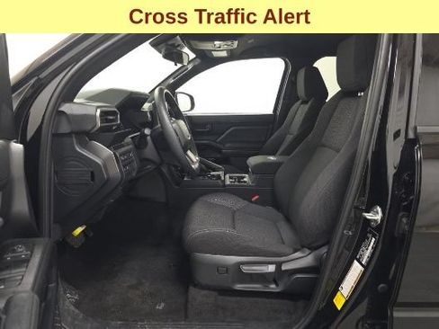 Used 2025 Toyota 4Runner SR5 AWD/4WD image 10