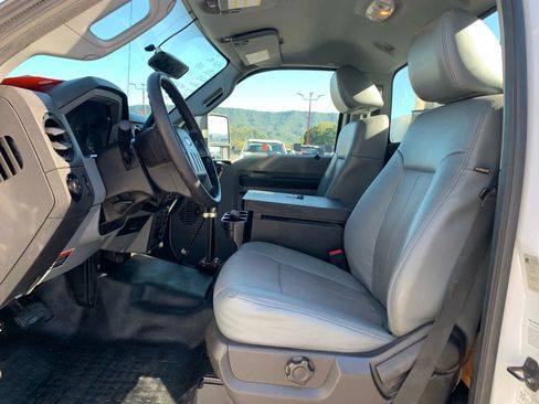 Used 2013 Ford F450 XL w/ Snow Plow Prep Pkg image 10