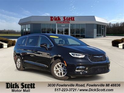 Certified 2025 Chrysler Pacifica Select