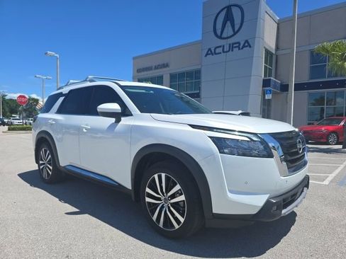 Used 2025 Nissan Pathfinder Platinum w/ Cargo Package FWD image 1