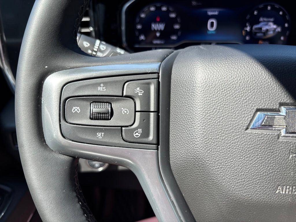 Used 2025 Chevrolet Silverado 1500 LT Trail Boss w/ LPO, Dark Essentials Package AWD/4WD image 37