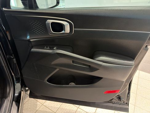 Certified 2022 Kia Sorento S FWD image 22