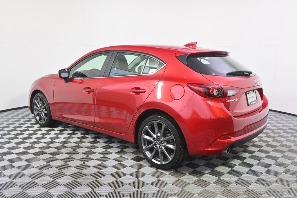 Used 2018 MAZDA MAZDA3 Grand Touring FWD image 3