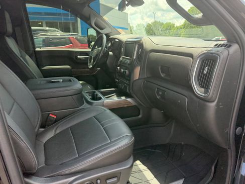 Used 2022 Chevrolet Silverado 2500 High Country w/ Z71 Off-Road Package AWD/4WD image 4
