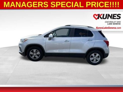 Used 2020 Chevrolet Trax LT w/ LT Convenience Package FWD image 10