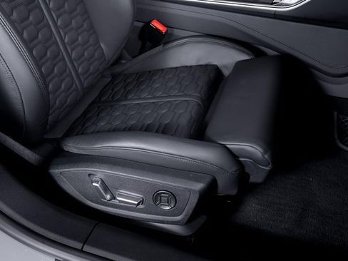 Used 2025 Audi RS 7 Performance image 57