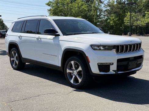 Used 2023 Jeep Grand Cherokee L Limited AWD/4WD image 34