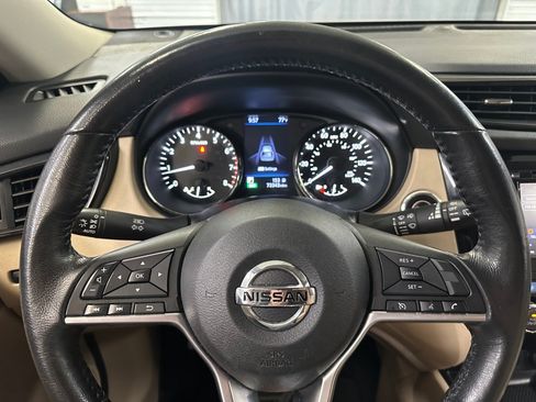 Used 2020 Nissan Rogue SV AWD/4WD image 9