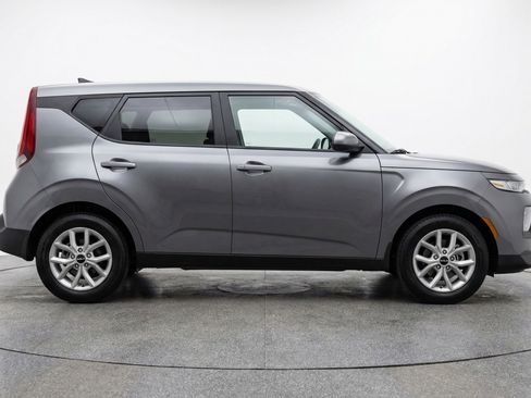 Used 2025 Kia Soul LX w/ LX Technology Package image 11
