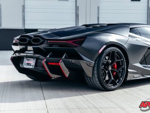 Used 2025 Lamborghini Revuelto image 88