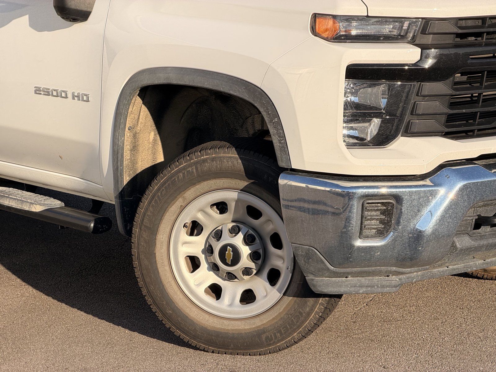 Used 2025 Chevrolet Silverado 2500 W/T w/ WT Convenience Package AWD/4WD image 3