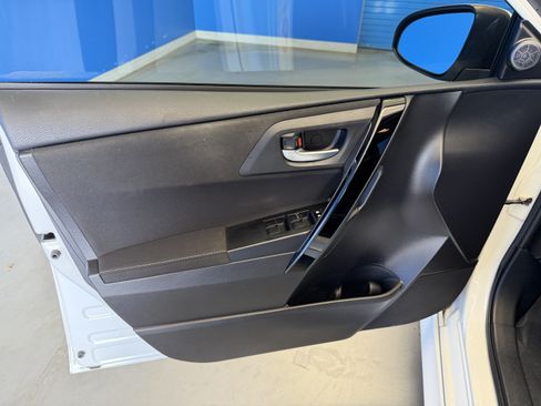 Used 2018 Toyota Corolla iM FWD image 9