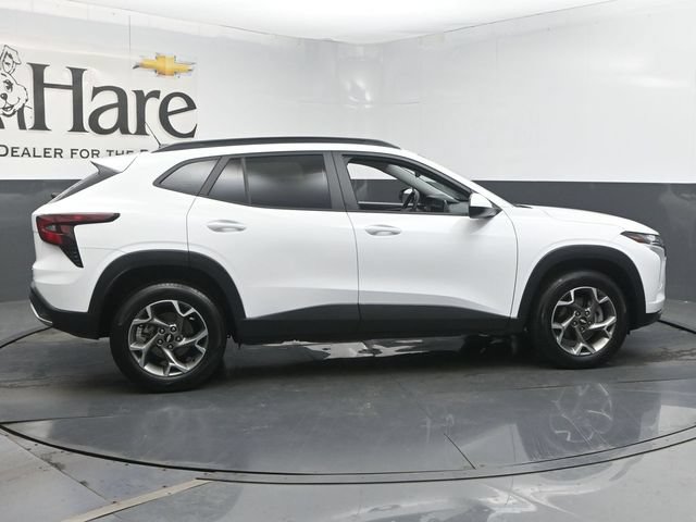 Used 2025 Chevrolet Trax LT FWD image 41