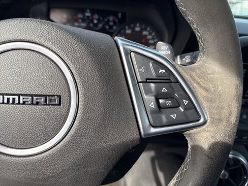 Used 2017 Chevrolet Camaro SS image 15
