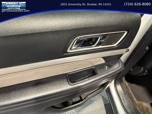 Used 2017 Ford Explorer XLT w/ Equipment Group 202A AWD/4WD image 25