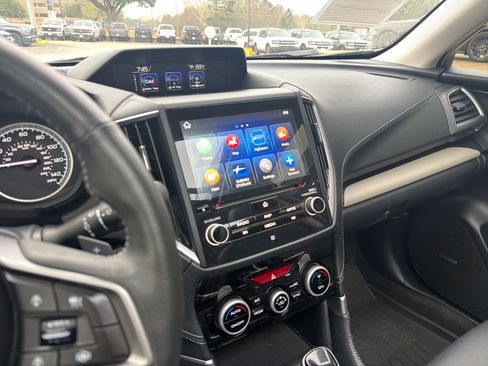 Used 2022 Subaru Forester Limited image 10