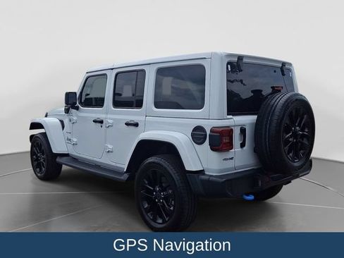 Used 2024 Jeep Wrangler Unlimited Sahara w/ Technology Group AWD/4WD image 5