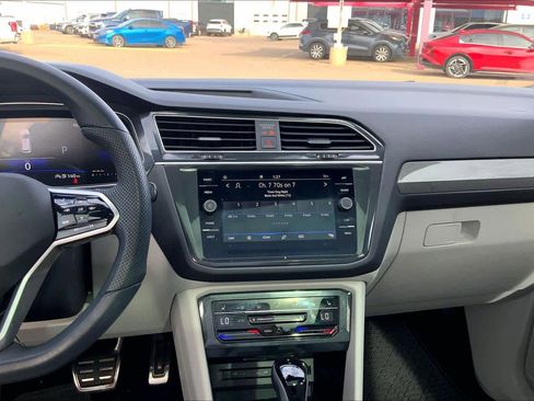 Used 2024 Volkswagen Tiguan SE R-Line image 6