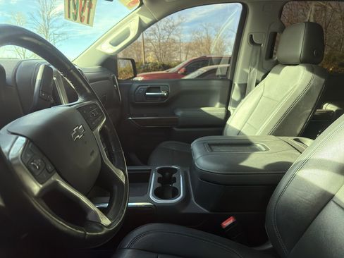 Used 2019 Chevrolet Silverado 1500 LT Trail Boss image 12