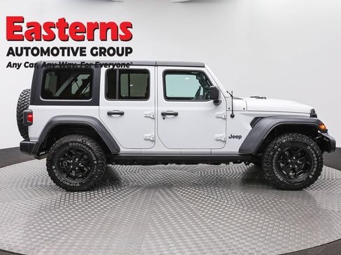 Used 2023 Jeep Wrangler Unlimited w/ Cold Weather Group AWD/4WD image 4
