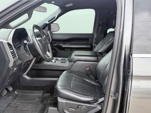 Used 2018 Ford Expedition Max XLT w/ Equipment Group 202A RWD image 25