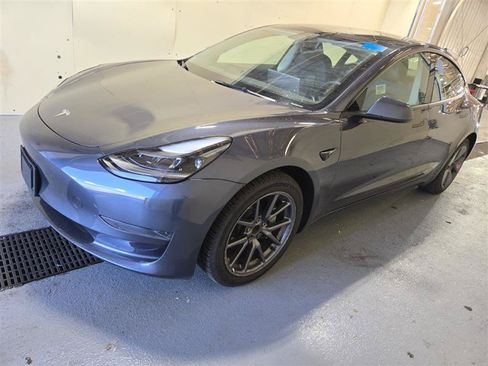 Used 2023 Tesla Model 3 Standard Range RWD image 3
