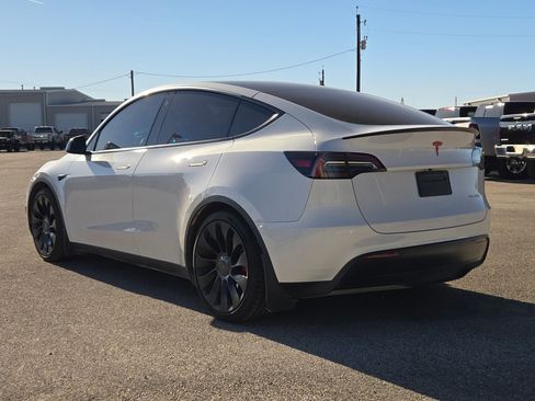 Used 2023 Tesla Model Y Performance image 5