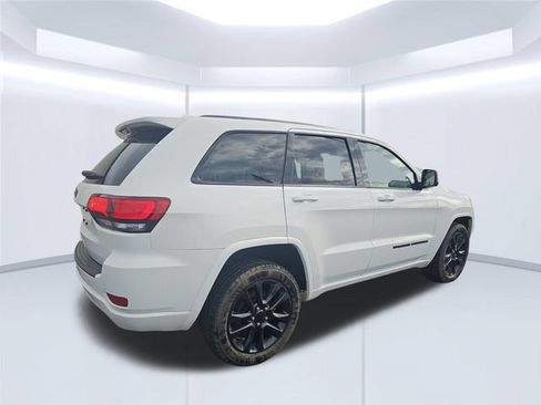 Used 2022 Jeep Grand Cherokee Laredo X AWD/4WD image 5