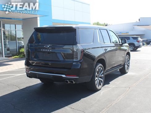 Used 2025 Chevrolet Tahoe High Country AWD/4WD image 4