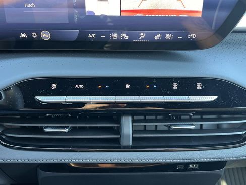 New 2026 Buick Enclave Avenir image 6