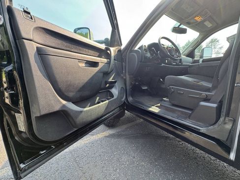 Used 2011 GMC Sierra 3500 SLE w/ SLE Preferred Package AWD/4WD image 18