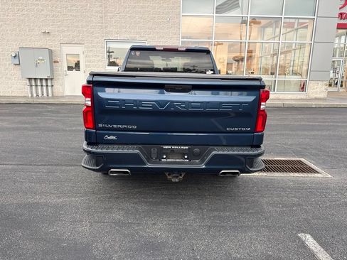 Used 2019 Chevrolet Silverado 1500 Custom w/ Custom Value Package AWD/4WD image 5