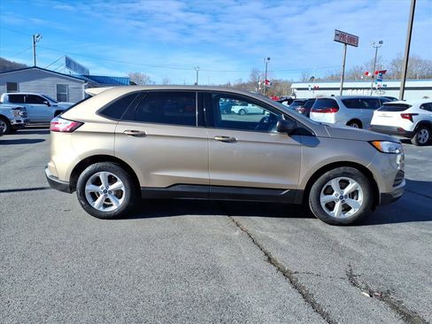 Used 2020 Ford Edge SE image 5