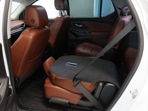 Used 2018 Chevrolet Traverse High Country AWD/4WD image 19
