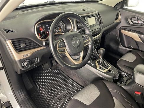 Used 2017 Jeep Cherokee Sport w/ Cold Weather Group image 3