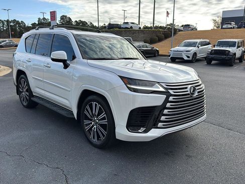 Used 2023 Lexus LX 600 4WD w/ Luxury Package image 6