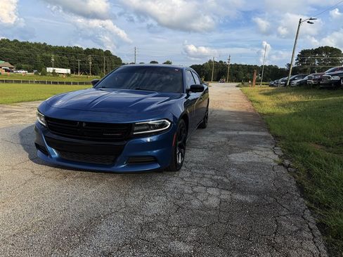 Used 2021 Dodge Charger SXT w/ Blacktop Package RWD image 1
