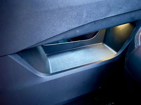 Used 2023 Nissan Rogue S image 31