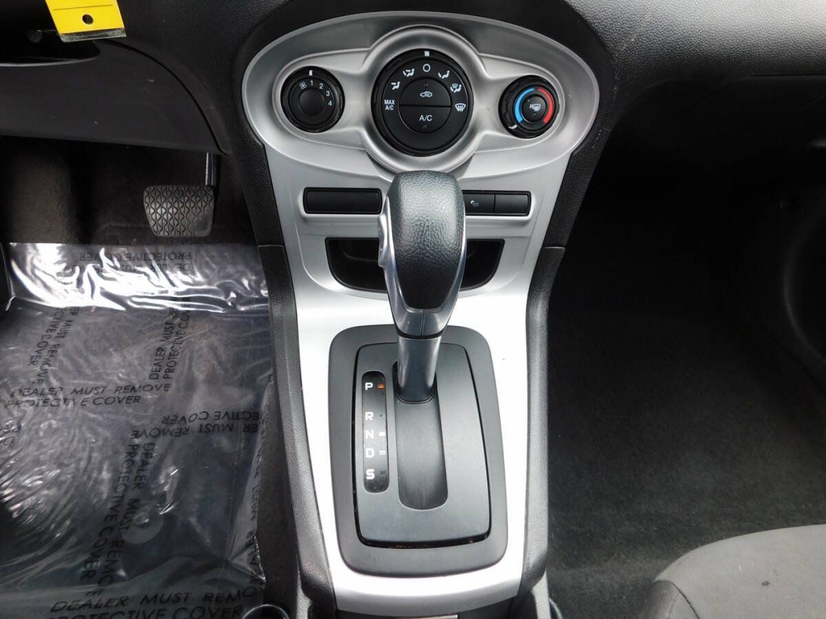 Used 2016 Ford Fiesta SE FWD image 12
