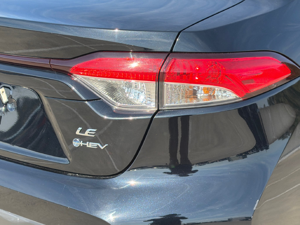 Used 2025 Toyota Corolla LE FWD image 5