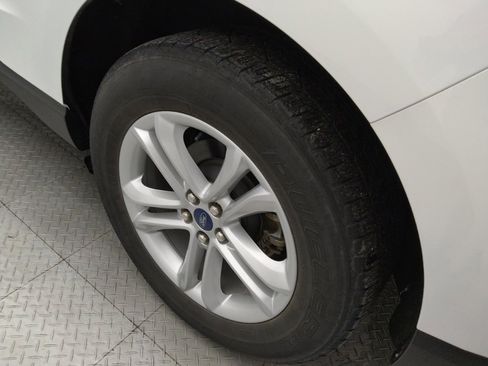 Used 2020 Ford Edge SEL FWD image 31