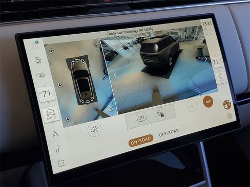 New 2026 Land Rover Range Rover SE image 18