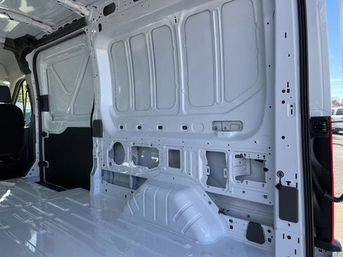 New 2026 Ford Transit 250 T-250 148  MED RF 9150 GV image 30