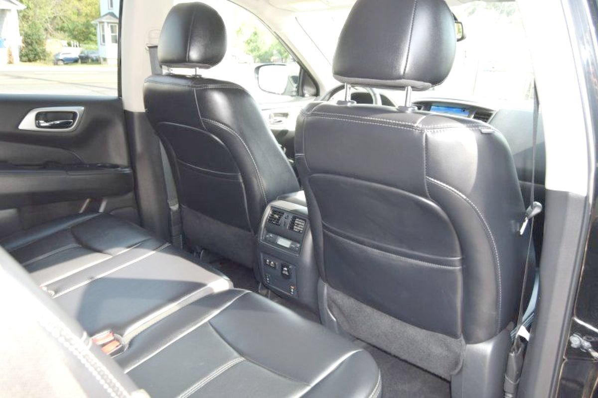 Used 2019 Nissan Pathfinder SL AWD/4WD image 33