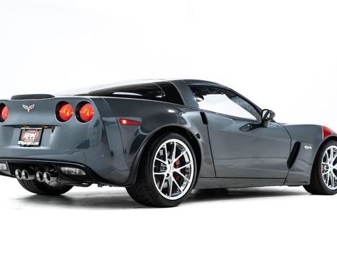 Used 2013 Chevrolet Corvette Z06 w/ 2LZ Preferred Equipment Group RWD image 4