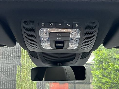 Used 2025 Mercedes-Benz GLE 350 4MATIC w/ Winter Package image 41