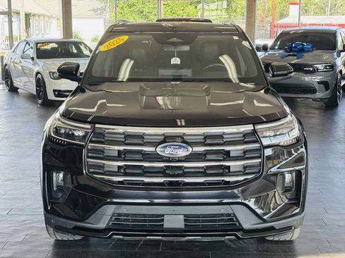 Used 2025 Ford Explorer Platinum w/ Ultimate Package AWD/4WD image 17
